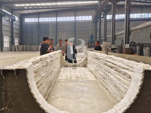 雙團(tuán)齊至話(huà)合作,高效對(duì)接展公司炭化爐實(shí)力 ?